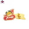 Broche Logotipo da Empresa Long Zhiyu Feito Sob Medida Criativo Caixa Surpresa Fabricante de Pequenos Emblemas Produz Emblema de Pintura Cartoon em Formato Especial