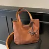 Bolsa feminina de grande capacidade transfronteiriça, nova coleção outono/inverno 2026, versátil, nicho, de alta qualidade e adequada para o trabalho, uma bolsa tote grande de ombro