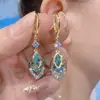 Clip de Pendiente de Hoja de Cristal Azul