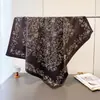 Lenço Quadrado Grande Floral Vintage com Estampa, Versátil para Uso Profissional, Lenço de Cabeça Diagonal com Padrão de Seda, Lenço de Pescoço, Lenço para Mulheres