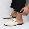 Pantuflas Estilo Coreano Transfronterizas Zapatos de Cuero sin Tacón para Hombre Pantuflas de Punta Media Moda Sencilla Media Taza Estación Independiente