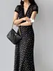Vestido Longo de Renda Floral Preto Texturizado Estilo Francês Jiangzuo para Mulheres, Novo Verão Decote V Cintura Marcada Emagrecedor 1956