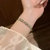 Pulsera Romántica Qixi Día de San Valentín Hebilla de Letra I LOVE YOU para Mujer Acero de Titanio Pulsera Resistente al Desgaste Tacto de Alta Gama Joyería de Mano