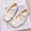 Zapatos de Cuero para Niñas 2026 Primavera y Otoño Nuevos Estilo Coreano Zapatos de Princesa con Perlas para Niñas Pequeñas, Planos Elegantes de Suela Suave