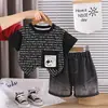 Conjunto Leve para Meninos 2026 Novo Estilo Oxygen Baby Estampa Completa de Letras Shorts Jeans Degradê de Manga Curta Conjunto de Duas Peças Tendência