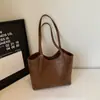 Bolsa Tote de Couro com Cera Retrô Feminina Nova Grande Capacidade para Trabalho e Deslocamento 2025 Mais Fácil de Combinar Bolsa de Ombro Casual de Outono