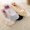 Nuevos calcetines invisibles de encaje para primavera y verano, calcetines tipo barco de boca baja, calcetines con silicona antideslizante en el pie, calcetines de seda finos para mujer anti-rozaduras, venta al por mayor