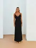 Vestido de Nuevo Estilo Europeo y Americano 2026, Hombros Descubiertos, Sin Tirantes, con Lentejuelas Brillantes y Lazo, Vestido Ajustado de Corte A para Mujer, Vestimenta de Fiesta a la Moda
