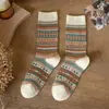Calcetines para Mujer Otoño Invierno Estilo Retro Doble Aguja Doble Hilera Media Pantorrilla Calcetines para Mujer Fábrica de Zhuji Estilo Étnico Maillard Calcetines Holgados