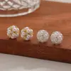 Aretes de Bola de Flor de Perla para Mujer, Lujo Ligero, Gama Alta, Aretes Versátiles, Nuevo Estilo Caliente 2026, Aretes Únicos y Personalizados