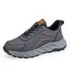 Novos Sapatos de Caminhada Impermeáveis de Couro de Outono, Sapatos Antiderrapantes para Idosos, Sapatos Femininos para Mães de Meia-Idade e Idosas, Sapatos Esportivos Casuais para o Pai