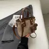 Bolsos de Nicho de Estilo Occidental de Moda 2026 Primavera Nuevo Bolso de Hombro Cruzado Vintage Bolso de Mano de Moda Bolso Cubo para Mujer