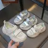 Zapatos Deportivos de Marco para Niños Zapatos Huecos Transpirables Verano 2025 Zapatos Antideslizantes de Suela Suave para Niñas Medianas y Grandes de Punta Cerrada