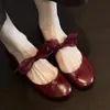 Versão em couro macio! Sapatos Vermelhos de Salto Único Estilo Francês para Mulheres, Novo Estilo Fashion de Verão com Recortes Laterais, Sola Macia Que Não Cansa Seus Pés, Sapatos Baixos Rasos