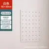 Estante de exhibición de pared de tablero perforado de madera maciza al por mayor estante de almacenamiento de partición decorativa estante de almacenamiento de pasillo de madera para colgar en la pared