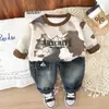 2025 Nuevo Otoño e Invierno para Niños Cuello Redondo Manga Larga Tops Elegantes Conjunto de Tres Piezas de Otoño para Niños Venta al por Mayor de Fábrica