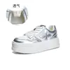 Zapatillas blancas de cuero genuino con suela de espuma para mujer, nuevo estilo verano y otoño 2026, zapatos de plataforma, zapatos deportivos que aumentan la altura, zapatos versátiles para mujer