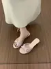 Temporada do Primeiro Encontro: Sandálias de Encaixe Abertas Estilo Ballet Suave, Novidade para o Verão de 2026, Sandálias com Salto Anabela e Laço de Cetim Francês