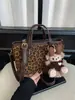 Bolso de mano de alta gama, estilo retro, para mujer, perfecto para comercio exterior; Nueva colección otoño/invierno 2026, bolso de hombro versátil y bolso cruzado elegante