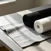 Tela de fieltro gris, blanco y negro al por mayor, decoración de coche, sellado, absorbente de sonido, pared decorativa, se puede añadir con respaldo adhesivo y tela de fieltro cortada