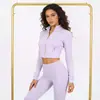 Conjunto Lulu Df de Chaqueta Corta con Cuello Alto y Pantalones Cropped con Etiqueta, En Stock Envío Directo, Corte Ajustado Cuello Alto, Cremallera Dorada Elástica