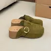 Pantuflas de moda tipo slip-on para mujer, medias pantuflas cerradas de suela gruesa, nuevo estilo retro con hebilla de cinturón, otoño 2026