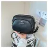 Bolso cuadrado pequeño versátil de gran capacidad nuevo 2026, bolso de hombro moderno y a la moda, cuero suave con textura de alta gama, bolso cruzado