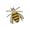 Moda europea y americana nuevo broche de abeja negro y amarillo con diamantes corsage de joyería de alta gama accesorio para ropa pasador de gota de aceite