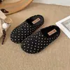 Sandalias cómodas sin cordones de punta redonda para el día a día, colección de verano 2026, versátiles para usar al aire libre, estilo nuevo, punta redonda, antideslizantes, media zapatilla de estilo Birkenstock para mujer
