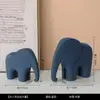 Ornamento de Elefante Artesanal de Madeira Retrô Nórdico para Decoração de Gabinete de Sala de Estar em Casa Estilo Designer Ambiente de Estúdio