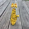 Artículo Popular en Sitios Web Independientes: Florero Hecho a Mano con Forma de Gato Original