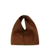 Nova bolsa plissada nuvem de camurça 2026, design retrô estilo coreano, exala uma vibe sofisticada e elegante, adequada para o dia a dia, pode ser carregada como bolsa de ombro, bolsa de axila ou bolsa de mão