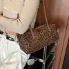 Bolso de Cuero Suave tipo Almohada de Moda Nuevo para Mujer Gamuza Gran Capacidad Versátil Bolso de Hombro Estampado de Leopardo Bolso 2026 Bajo el Brazo