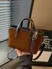 Bolsa tote de alta gama para mujer, nueva colección 2026, bolso de mano pequeño exquisito, bolso cruzado de gamuza, bolsa tote pequeña