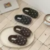 Chinelos com Faixa de Cabelo de Bolinhas Franceses para Meninas, Uso Externo, Outono/Inverno, Meio Chinelos em Camurça Maillard, Chinelos Infantis Mules Birkenstock com Solado Macio