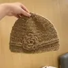 Chapéus de Lã Crochê Feitos à Mão para Mulheres, Chapéus de Tricô Florais com Glitter Fino Feitos em Fábrica, Em Estoque, Mesmo Estilo de Teng Jie, Toucas para Cabeça de Outono e Inverno Venda por Atacado