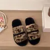 Nuevas zapatillas peludas elegantes y cómodas de suela gruesa para casa, otoño e invierno, casuales para mujer, zapatillas de mujer 2026, tira única en el talón