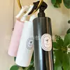 Botella Plástica Plana Portátil de 500ml con Atomizador Desinfectante de Alcohol para Manos Agua Eliminador de Aldehídos Eliminador de Ácaros Botella para Regar Botella para Refrescar el Cabello