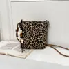 Bolso bandolera europeo y americano transfronterizo nuevo, bolso para teléfono versátil de nicho de alta calidad, bolso de hombro de moda de gran capacidad con estampado de leopardo