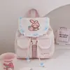 Mochila Flip Licenciada Oficialmente Sanrio Hello Kitty com Acabamento em Renda Bolsa Feminina para o Dia a Dia Mochila
