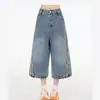 Calça Bermuda Jeans Lavado Cropped Bordada Floral Estilo Americano para Homens e Mulheres, Verão Vintage Versátil Solta de Perna Larga Casual Tendência