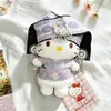 El Colgante de Hello Kitty Se Puede Usar para Vestir el Peluche Muñeco con Ropa, Conjunto de Falda y Impermeable de Puntos