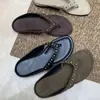 Chanclas retro con remaches Chuyuji para mujer, sandalias de dedo con suela plana para uso en exteriores, sandalias casuales de playa estilo vacacional