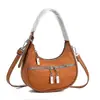 Bolsa Transversal Tendência Nova Luxo Leve Design de Nicho Retrô Tendência High-End para o Dia a Dia Bolsa de Lado Crescente