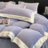 Lujo de Gama Alta Accesible Cama de Terciopelo para Bebé Juego de Cuatro Piezas Invierno Cubre Edredón de Terciopelo Color Coral Leche Sábanas de Franela Engrosadas