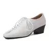 Sapatos Femininos de Couro de Ovelha de Primeira Camada com Salto Grosso, Sapatos de Couro com Corte Profundo, Novo Estilo Outono e Inverno, Sapatos Femininos de Couro Genuíno com Bico Quadrado e Tiras Finas de Cano Baixo Tamanho 40