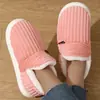 Sapatos de algodão de geração transfronteiriça inverno 2024 novo calçado externo raiz de bolsa forrado com fleece interno quente sola grossa chinelos de algodão atacado