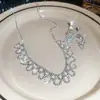 Conjunto de Brincos Quadrados de Esmeralda Cravejados de Diamante e Colar, Corrente de Clavícula Elegante Estilo Retrô, Joias de Luxo Leve e de Alta Qualidade para Mulheres