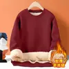 Moletom masculino oversized, de manga longa, com forro de fleece e gola redonda, perfeito para o inverno; uma camada base grossa, quente e confortável
