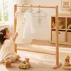 Perchero de Madera Maciza para Ropa de Niños de Pie para Dormitorio Simple Ecológico Pintura a Base de Agua Perchero Estante de Almacenamiento para Ropa de Bebé Fábrica